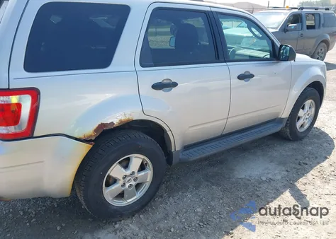 2009 Ford Escape Xlt из США, поврежденный, VIN 1FMCU03719KC05365